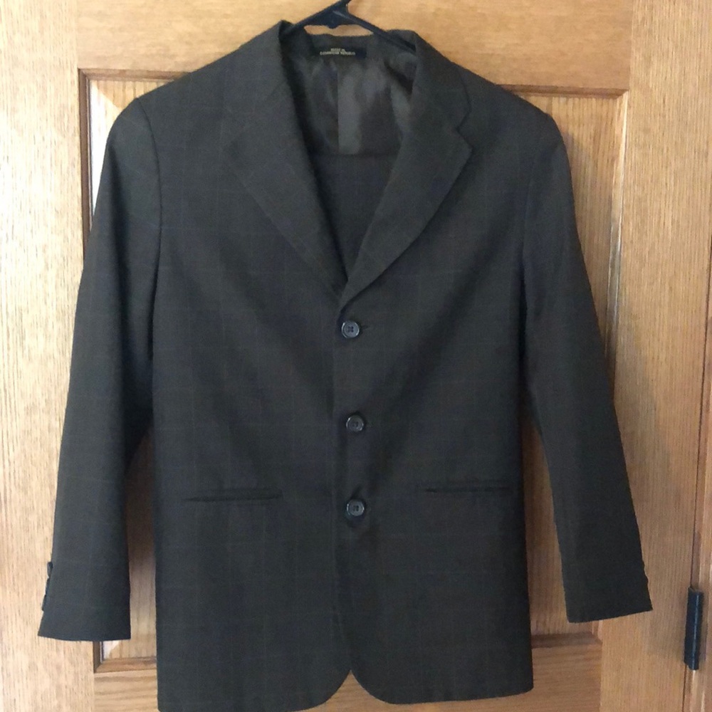 Boy’s 2 piece suit size 12